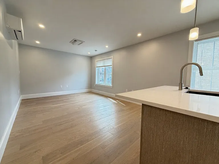 425 Market St #406 — Photo 2