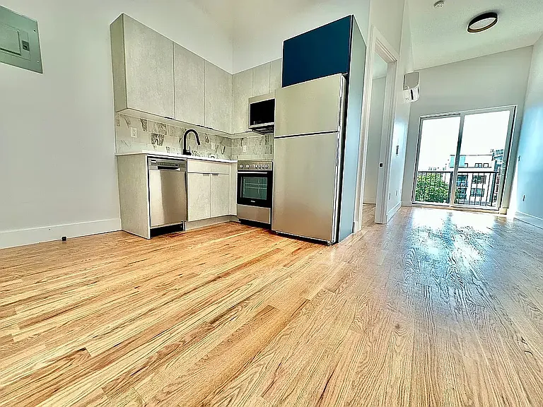 959 Metropolitan Ave #3B — Photo 28
