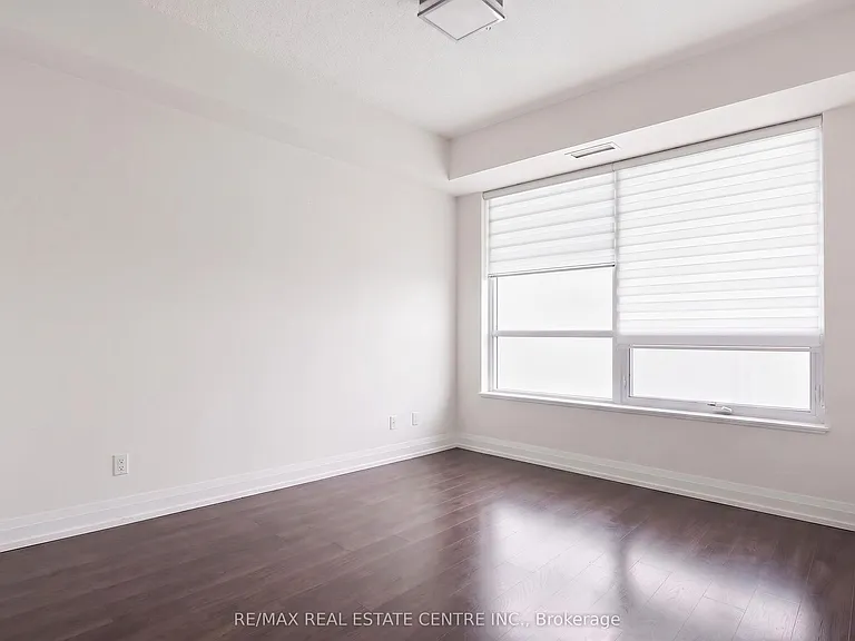 5 Sheppard Ave E #4122 — Photo 9