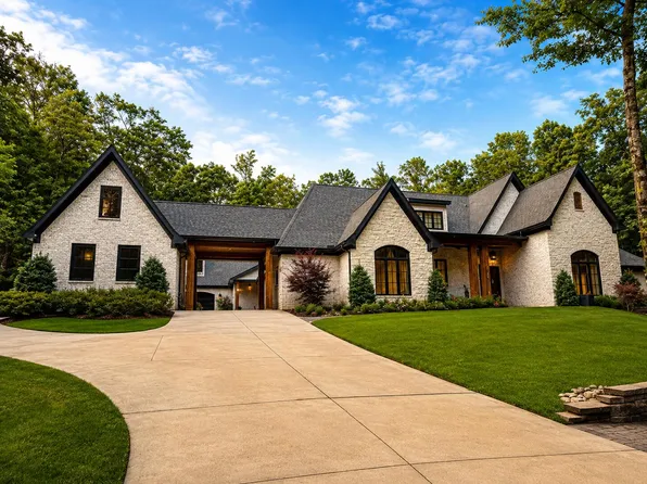46 Boxwood Dr, Columbus, MS 39705
