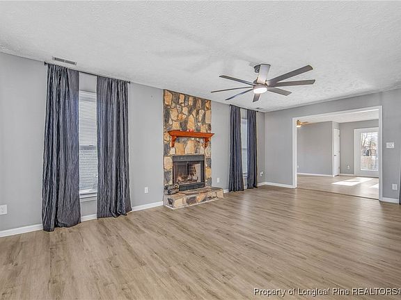 4th image of 538 Old Farm Rd