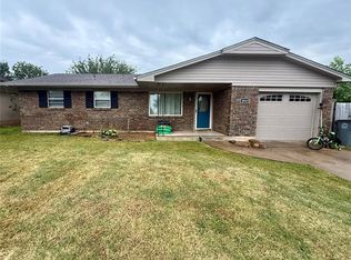 4049 SE Bedford Dr, Lawton, OK 73501