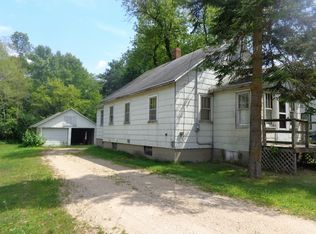 318 N McKenzie Ave, Gillett, WI 54124