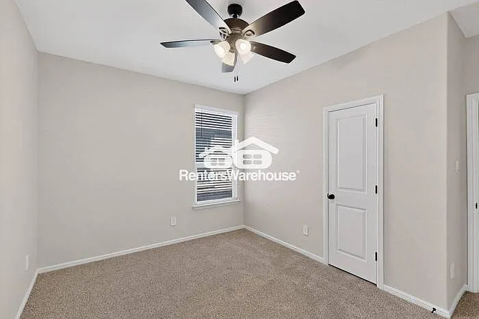 8517 Centerboard Ln — Photo 43