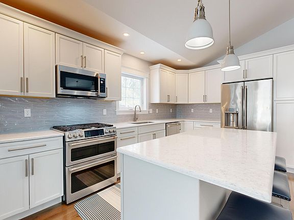3rd image of 28 Dolphin Avenue