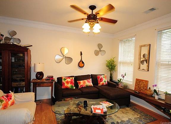4th image of 218 Welton Way #103