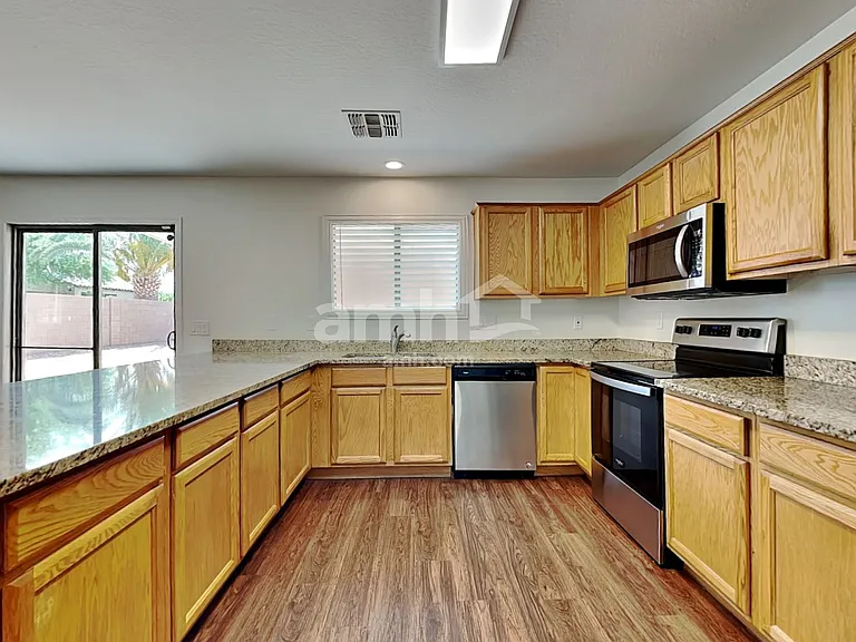7923 W Payson Rd — Photo 3