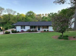 234 Thomas Cir, Roswell, GA 30075