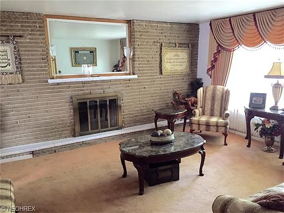 2nd image of 1009 Goist Ln