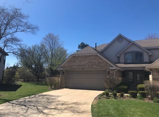 180 Springdale Ln, Bloomingdale, IL 60108