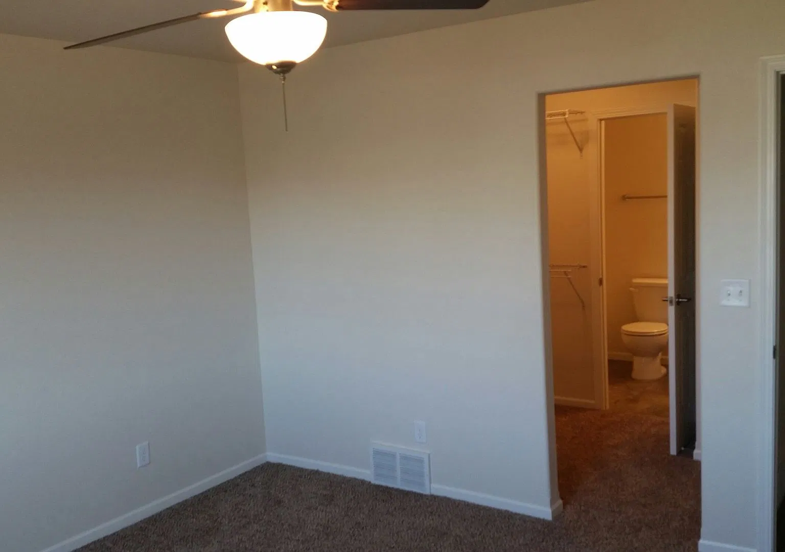 3 Bed 2 Bath Single Family Home — Photo 4