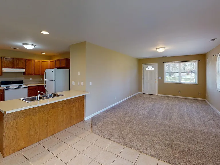 1404 N Garfield St #B — Photo 2