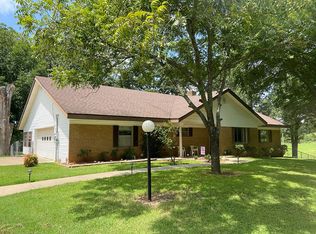 1160 N 4220th Rd, Hugo, OK 74743