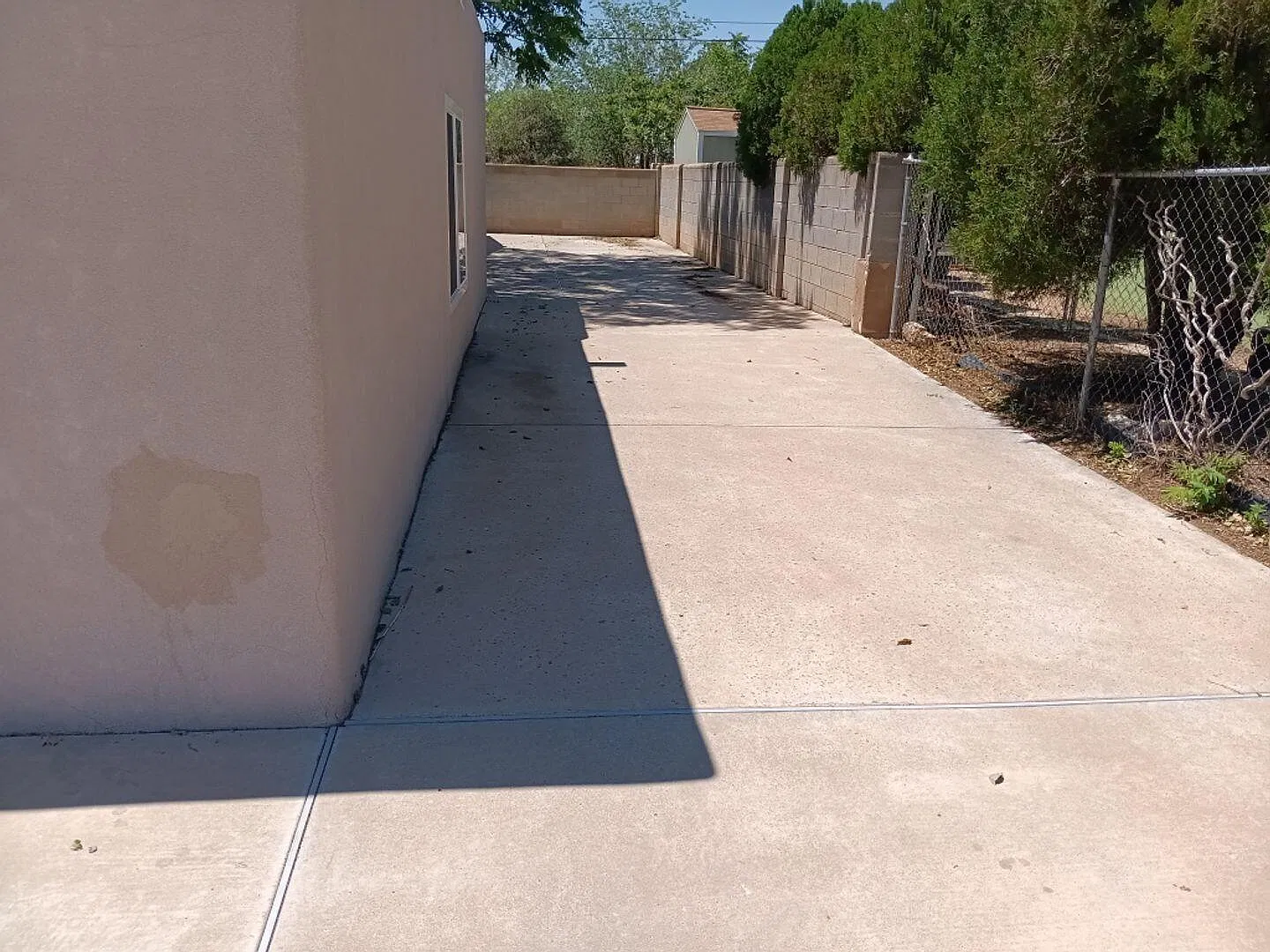 3 bed, 1.0 bath, 1300 sqft, $1,850 — Photo 3