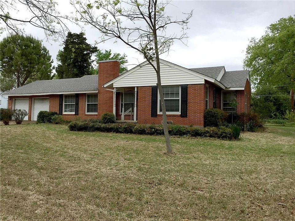 1st image of 1117 Briarwood Dr