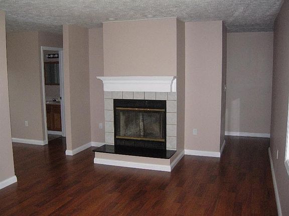 4th image of 12 Brookside St