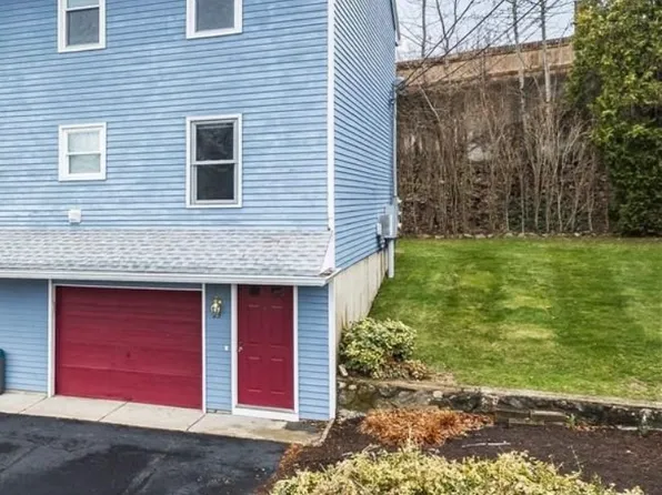 (undisclosed Address), North Providence, RI 02904
