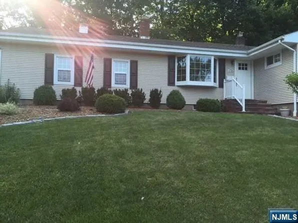 168 Pascack Rd, Park Ridge, NJ 07656