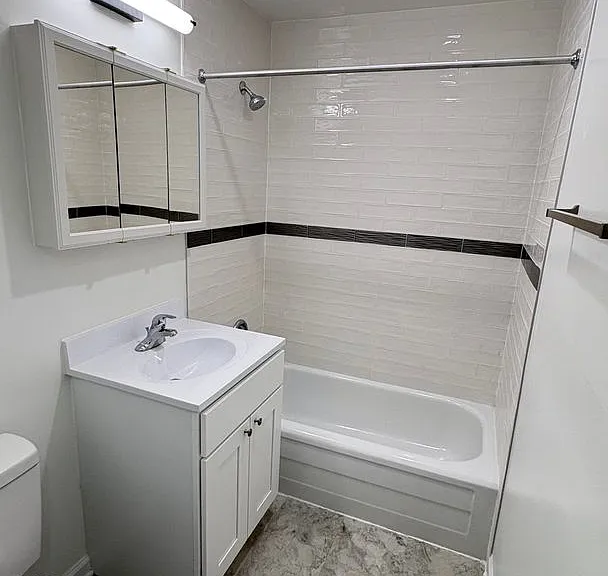 Marquette Apartments West — Photo 9