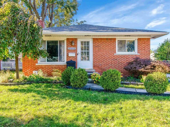 23212 Deziel St, Saint Clair Shores, MI 48082
