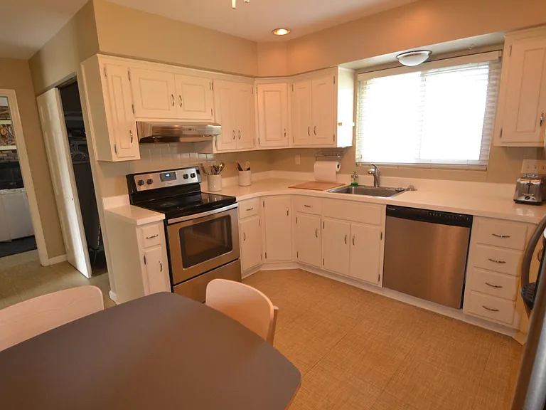 6234 Lakota Dr — Photo 35