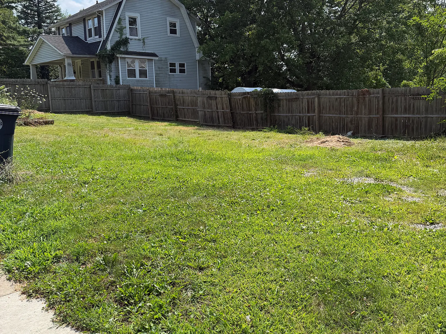 3 bed, 1164 sqft, $1,149 — Photo 2