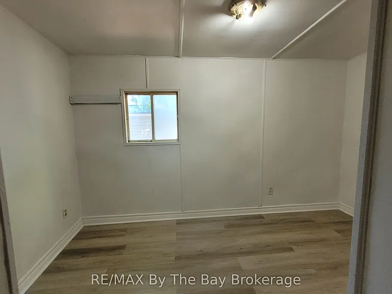 835 Mosley St #3 — Photo 4