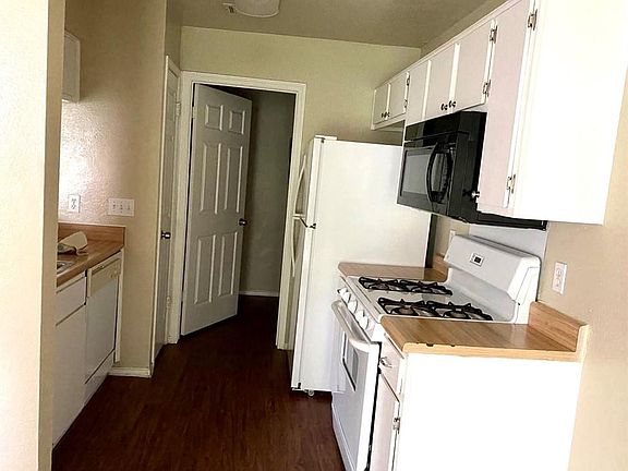3rd image of 16014 Fitchburg Cir