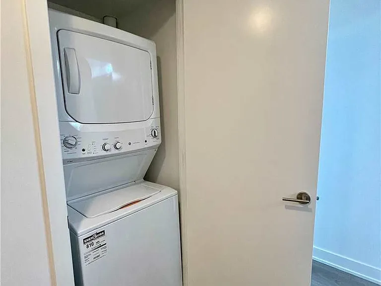 180 Veterans Dr #303 — Photo 26