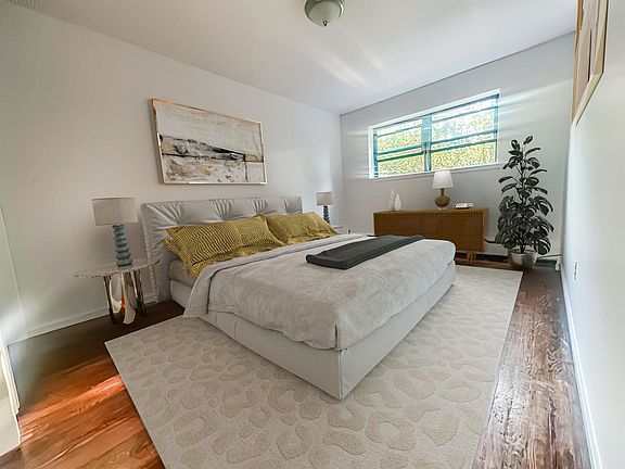4th image of 35 Sunset Ave #1