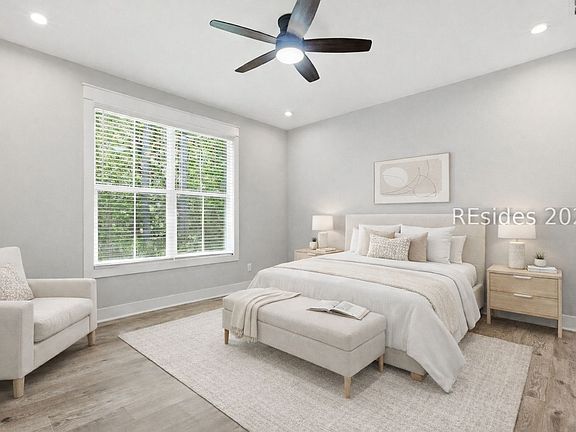 2nd image of 129 Carolina Oaks Ave