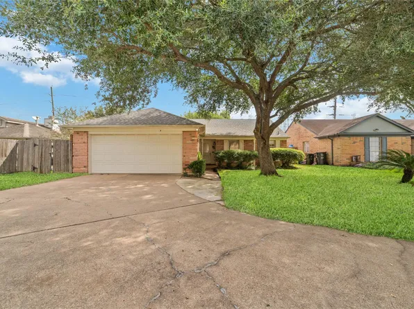 3131 E Heatherock Cir, Sugar Land, TX 77479