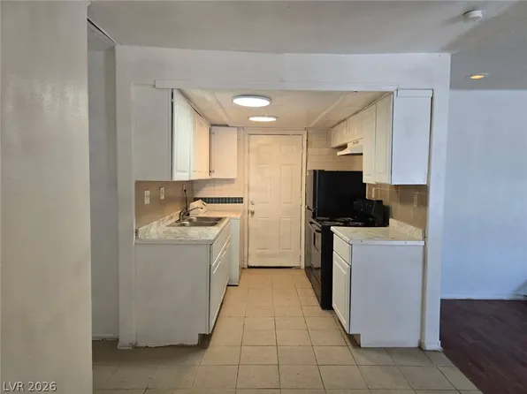 817 Duquesne Ave, North Las Vegas, NV 89030