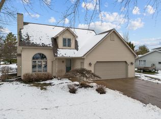 W5670 Vans Rd, APPLETON, WI 54915
