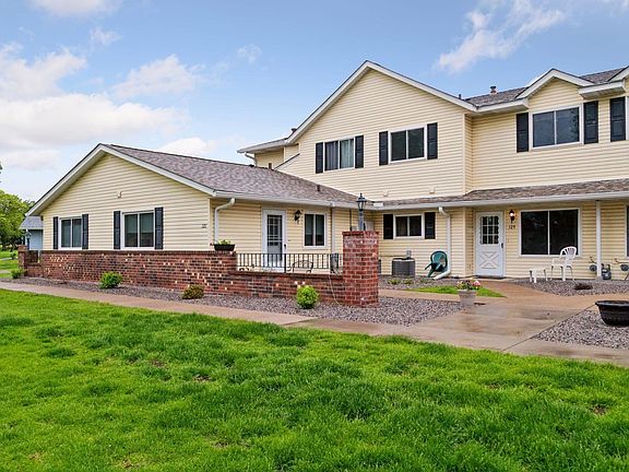 3rd image of 125 96th Ln NE