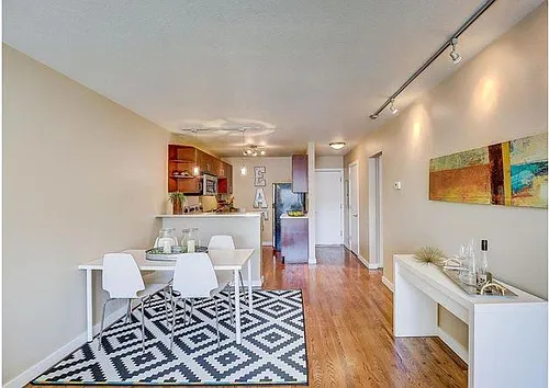 1245 Columbine St #404 Photo 1