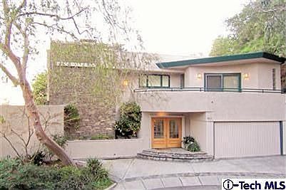 1st image of 912 Glen Oaks Blvd