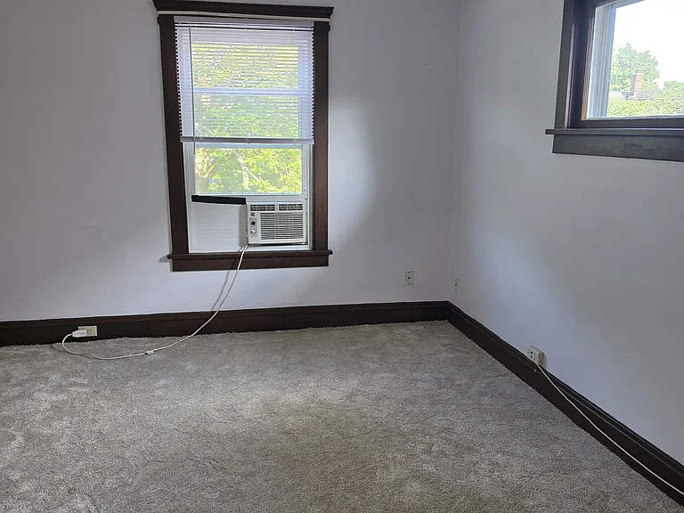 1602 Hopkins Ave — Photo 8