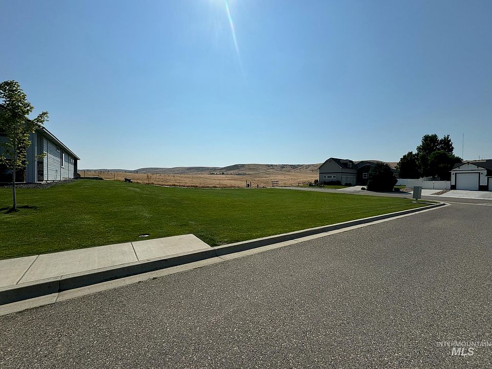 2nd image of Meadow View Dr