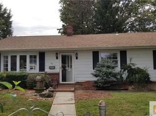 2 Holly Pl, Edison, NJ 08817