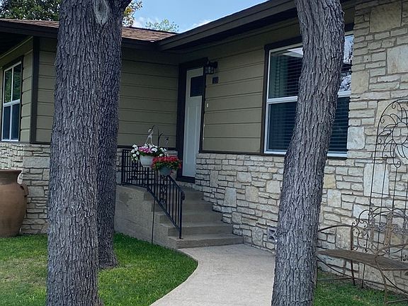 2nd image of 114 W Lane Dr