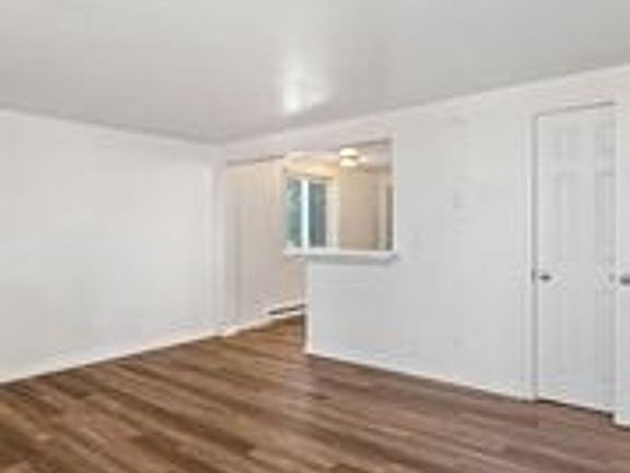 3rd image of 1907 W Broadway Ave #4