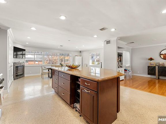 4th image of 1070 Cumbermeade Road