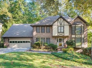 215 Nestor Ct, Roswell, GA 30076