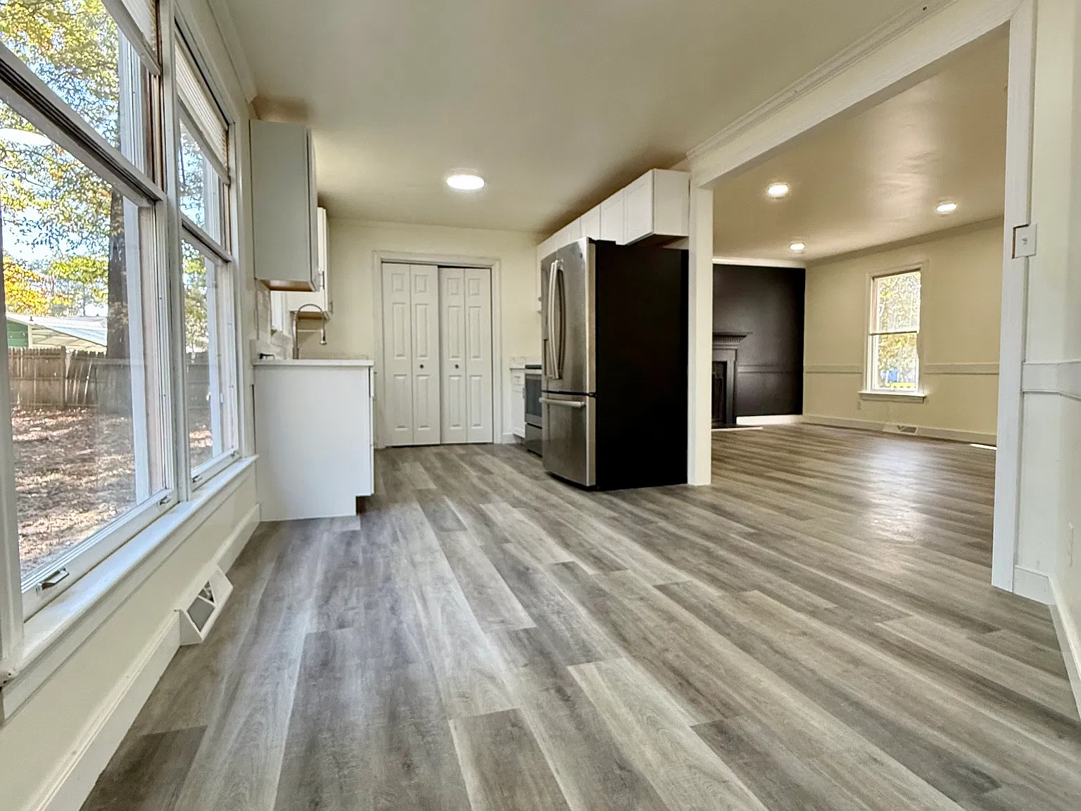 4 bed, 2.5 bath, 2112 sqft, $2,800 — Photo 2