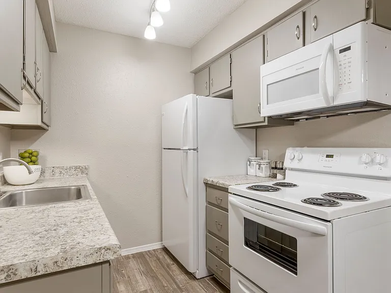 Echo Trail Apartments - Lease Today & Save $300 OFF Move-In Costs! — Photo 6
