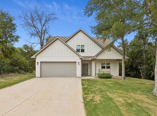 2212 Navasota St, Granbury, TX 76048