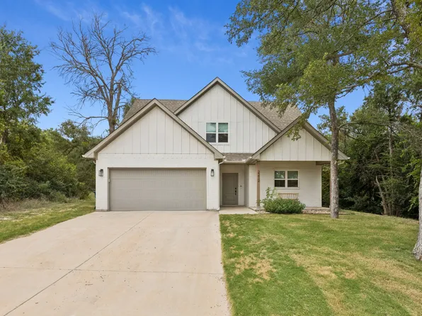 2212 Navasota St, Granbury, TX 76048