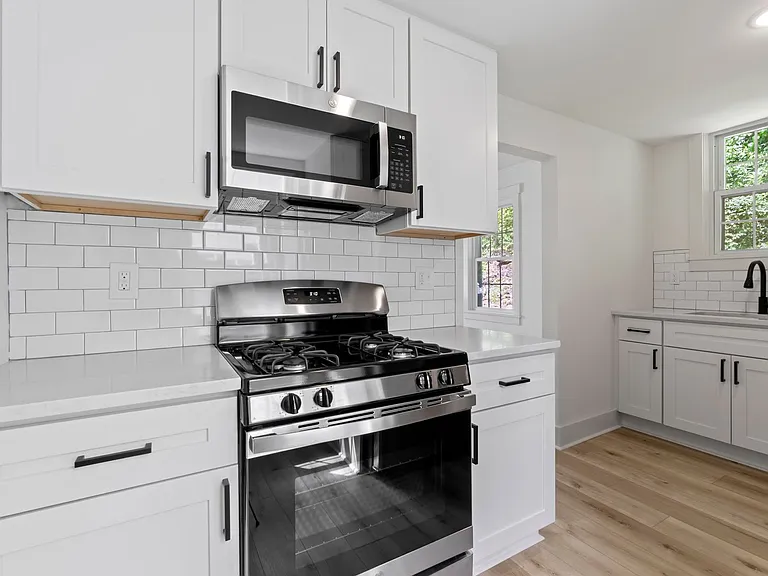 5614 Moore Ave — Photo 12