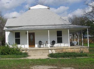 204 E 1st St, Hico, TX 76457
